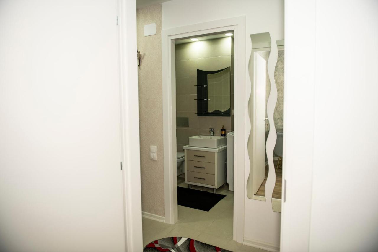 Raphael Apartment North Bucharest Cosmopolis Stefanestii de Jos Exterior photo